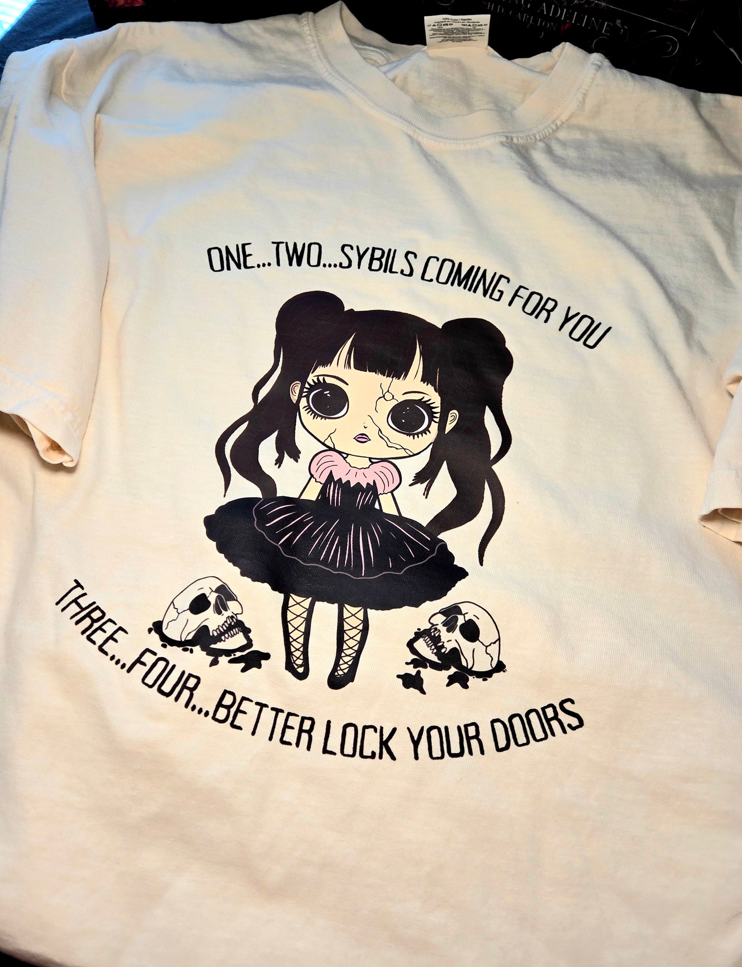 OFFICIALLY LICENSED BY HD CARLTON Satans Affair Sibby Doll Tee Fairytaleavenue