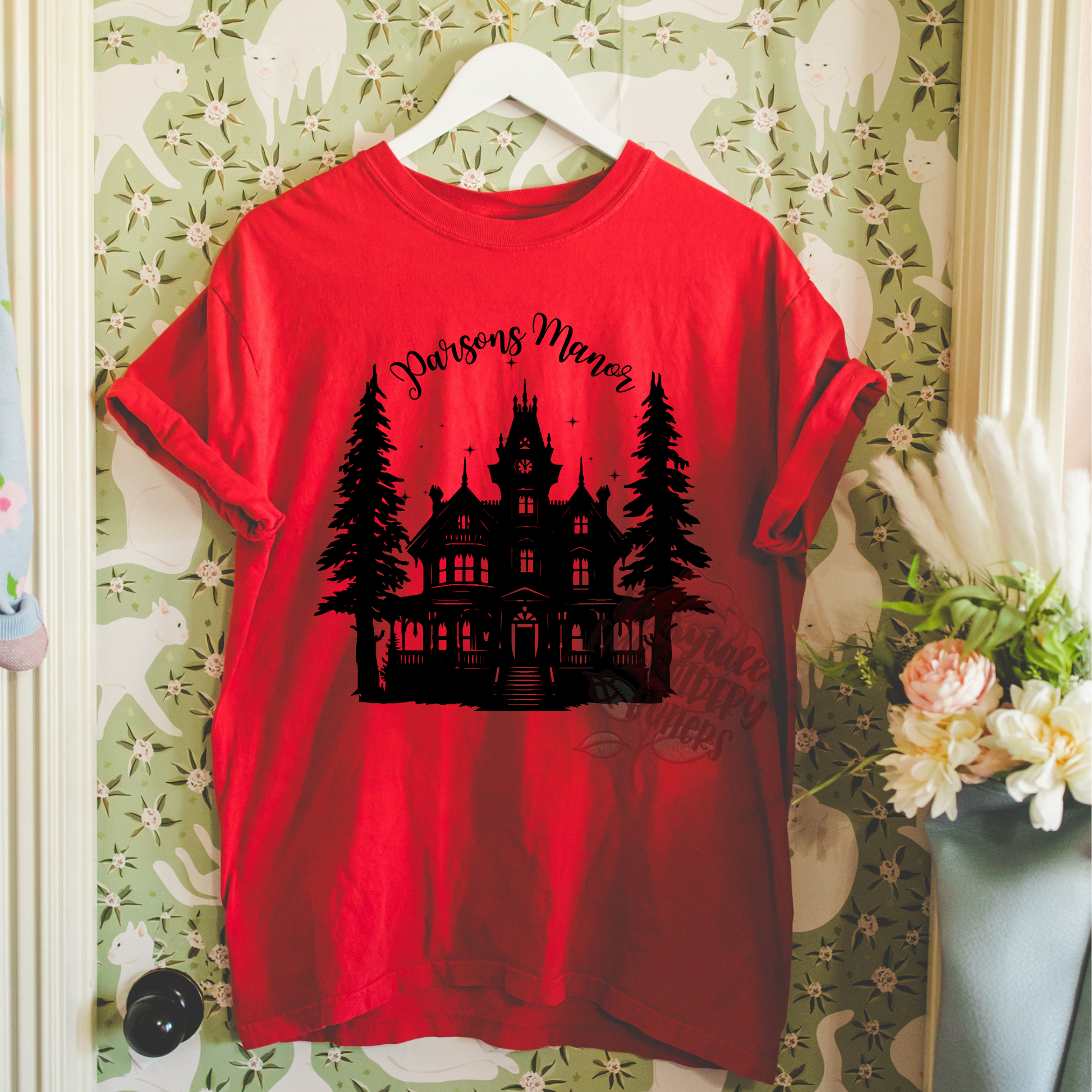 OFFICIALLY LICENSED BY HD CARLTON Parsons Manor Tee Fairytaleavenue