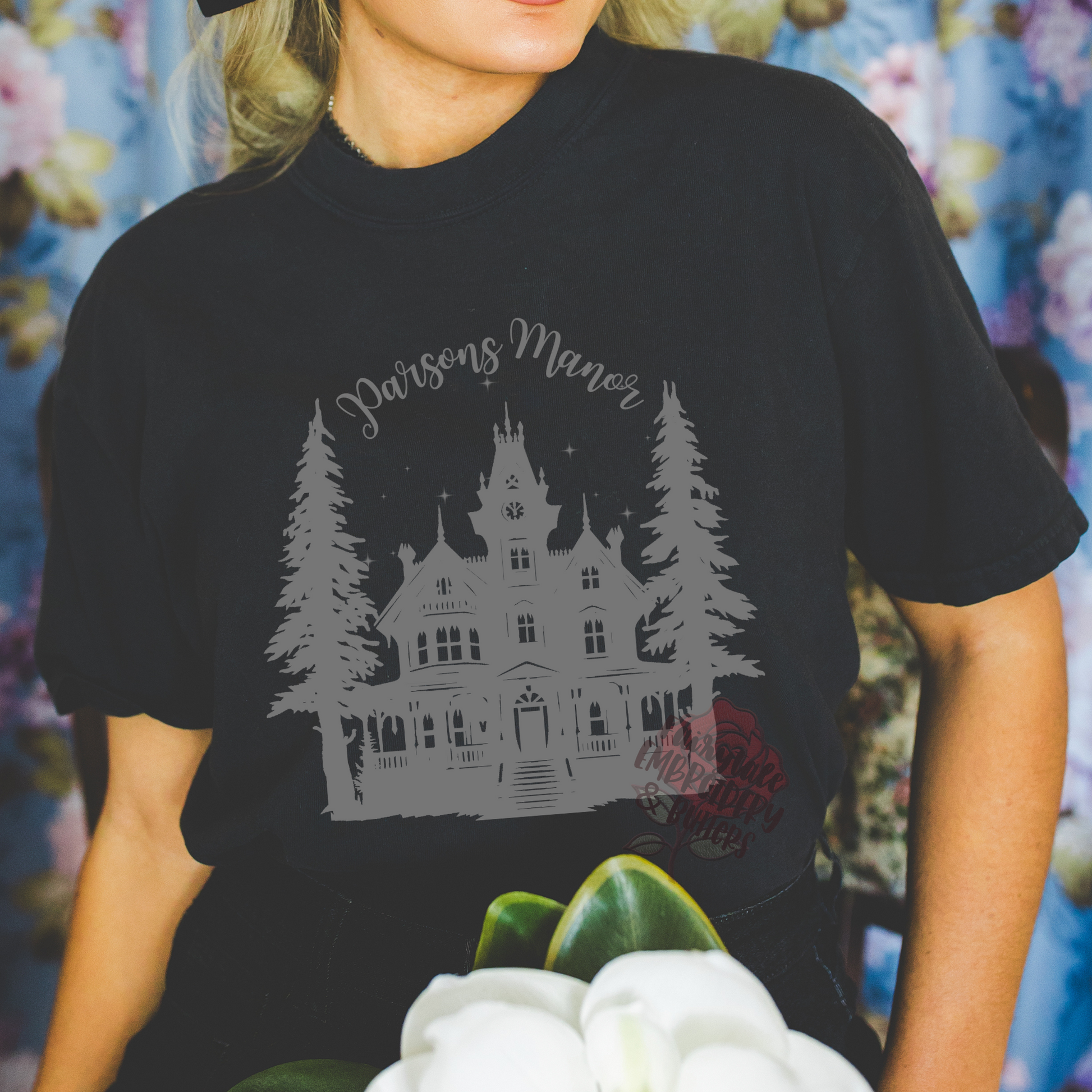 OFFICIALLY LICENSED BY HD CARLTON Parsons Manor Tee Fairytaleavenue