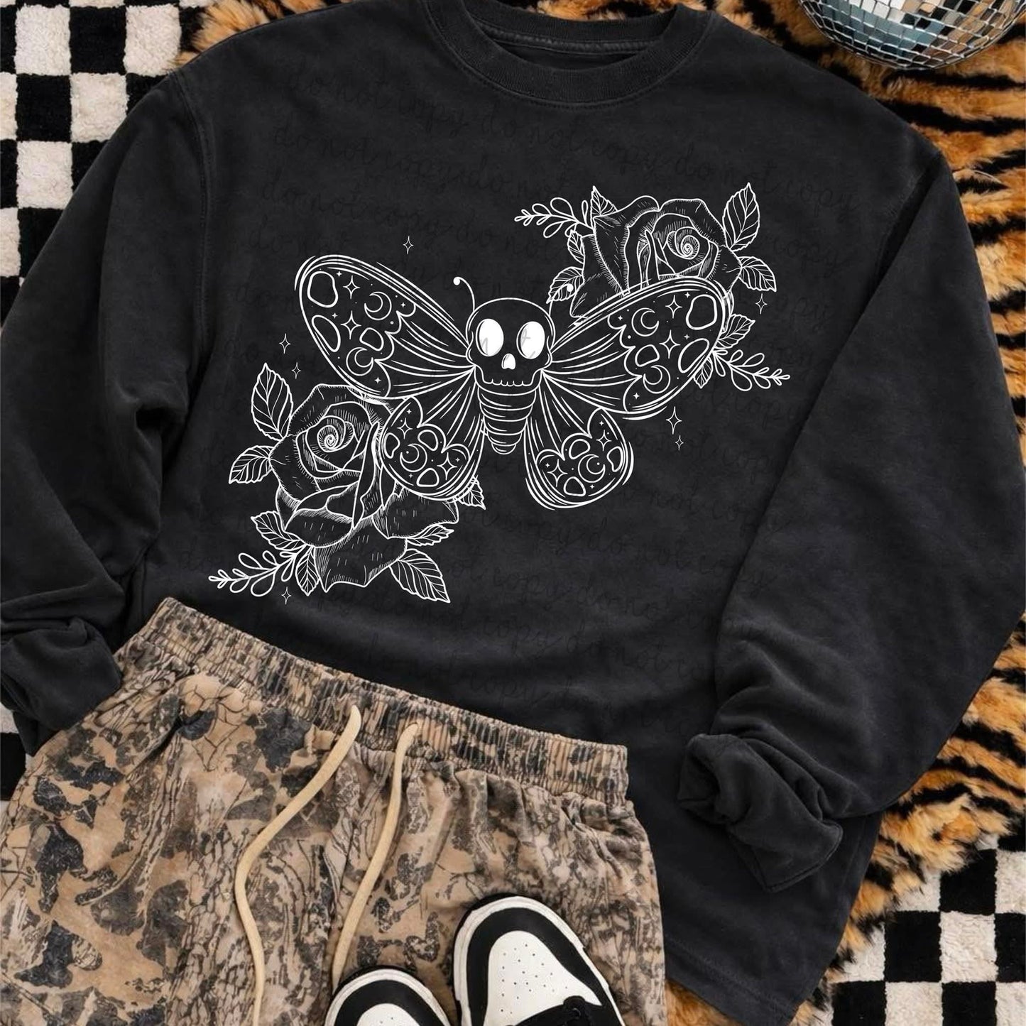 Garden Moth Graphic Tee Fairytaleavenue