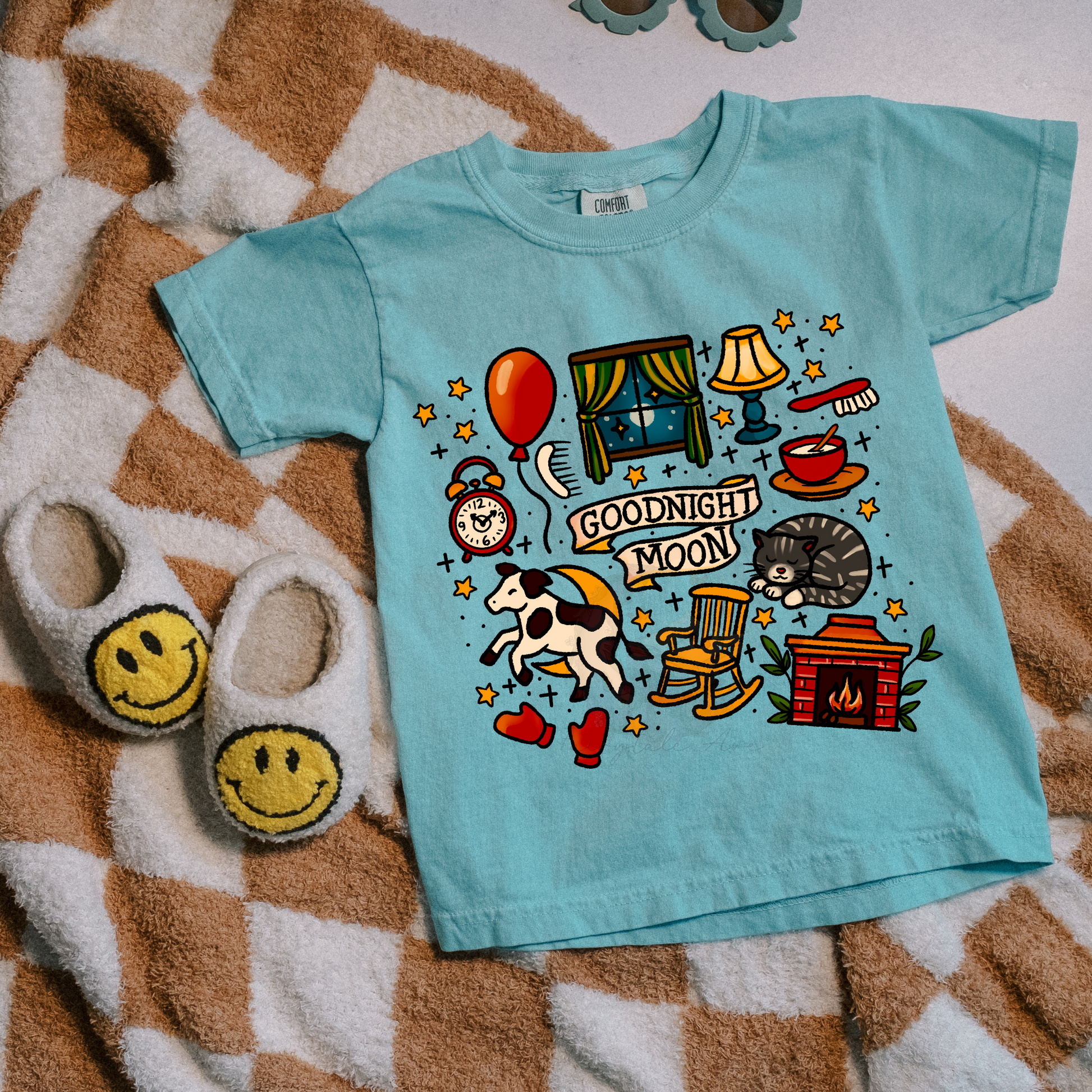 Goodnight moon Children book Tee, Youth & Adult Fairytaleavenue