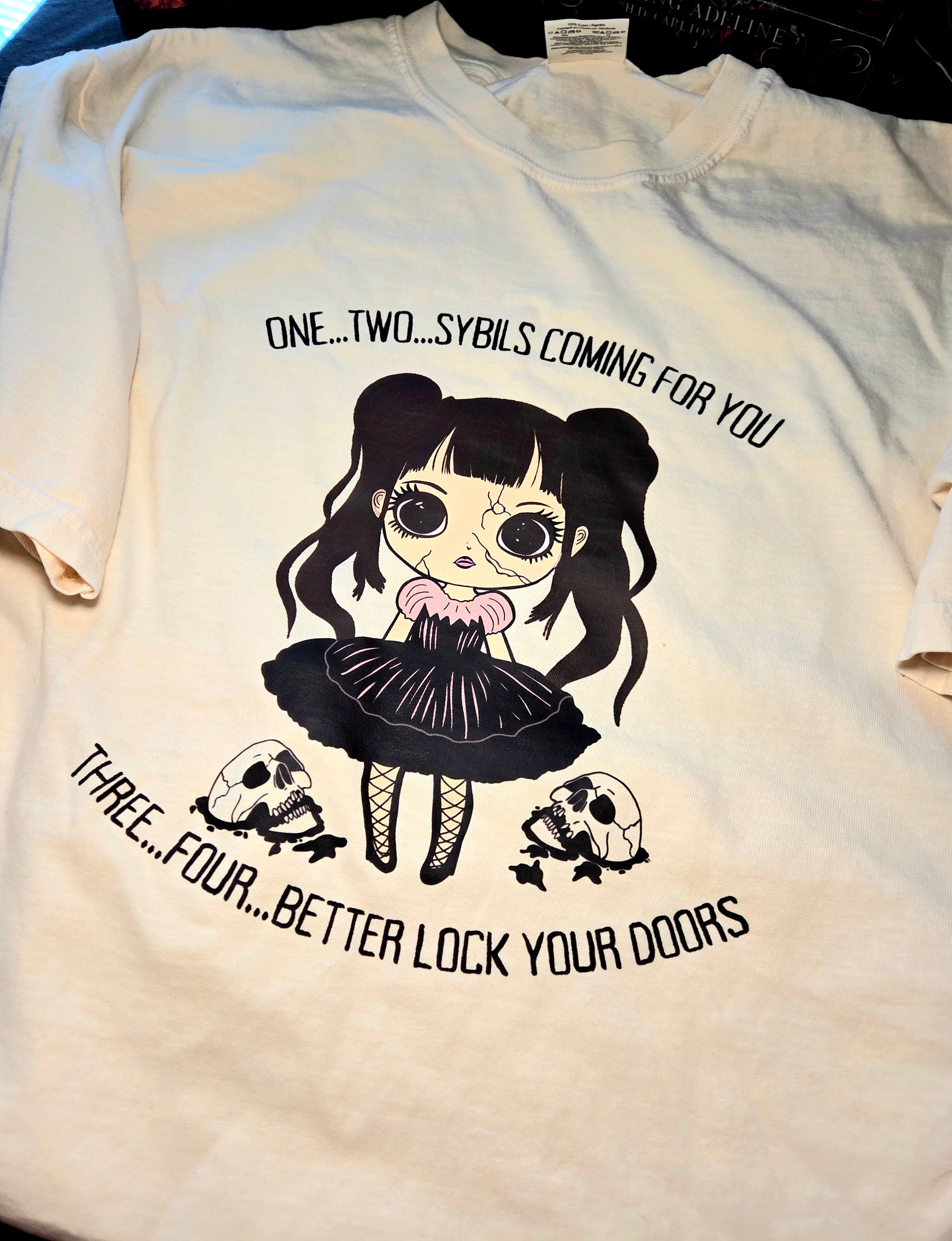 OFFICIALLY LICENSED BY HD CARLTON Satans Affair Sibby Doll Tee Fairytaleavenue