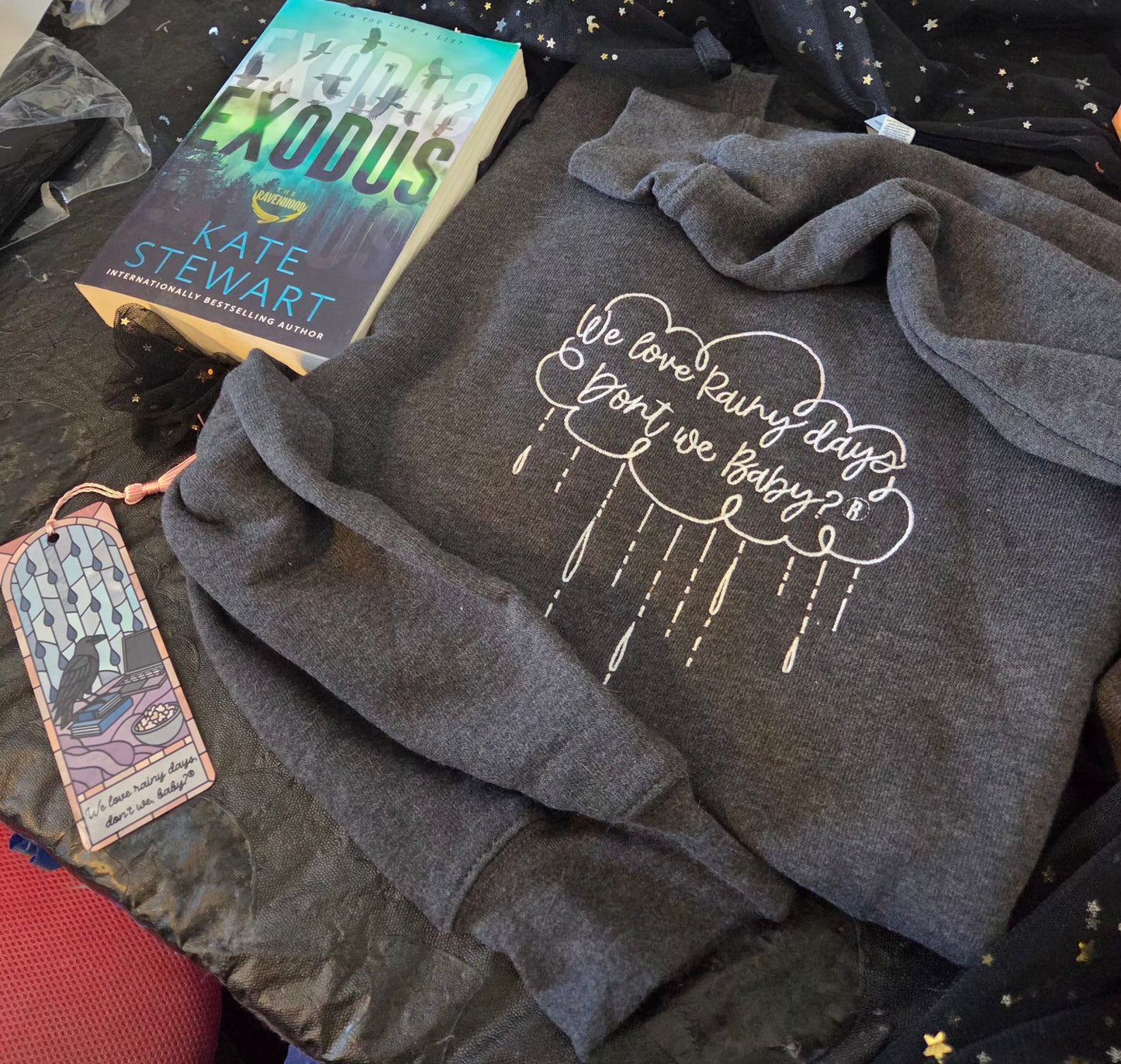Rainy Days Cloud Embroidered Sweatshirt/Crewneck RAVENHOOD Fairytaleavenue